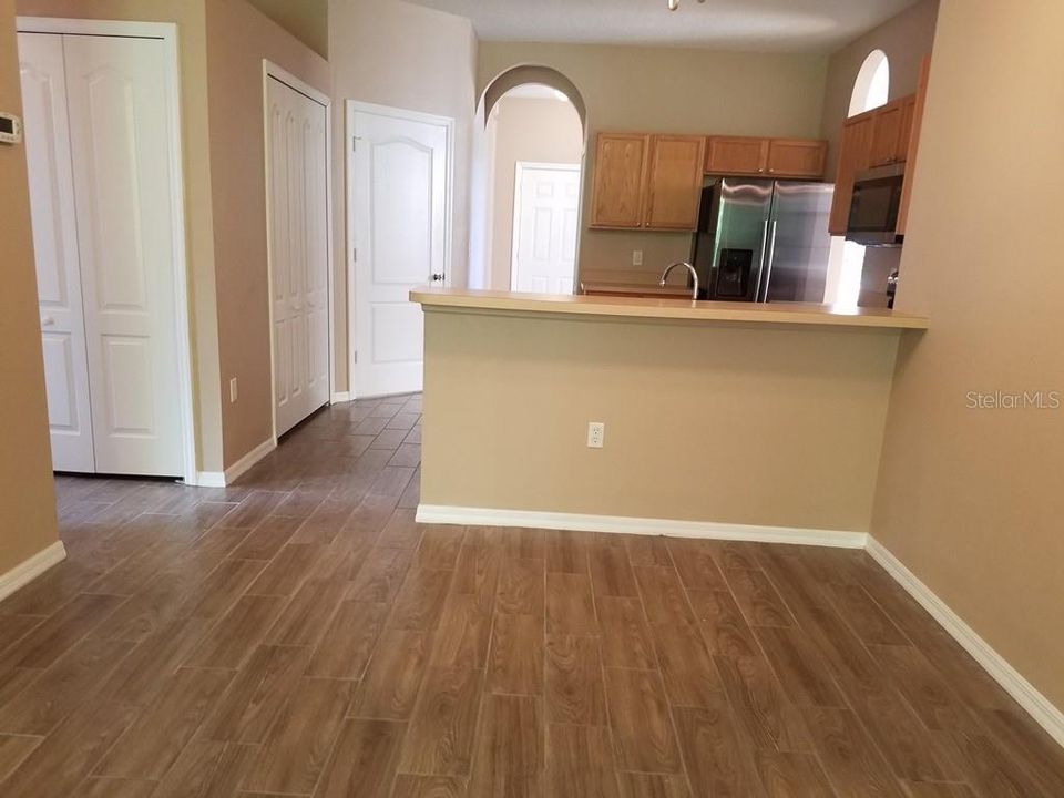 For Rent: $2,695 (4 beds, 2 baths, 1864 Square Feet)