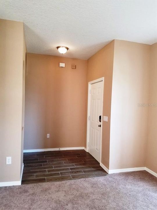 For Rent: $2,695 (4 beds, 2 baths, 1864 Square Feet)