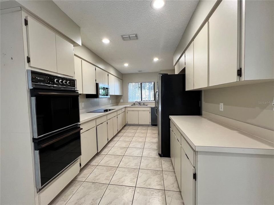 For Rent: $2,900 (3 beds, 2 baths, 1847 Square Feet)