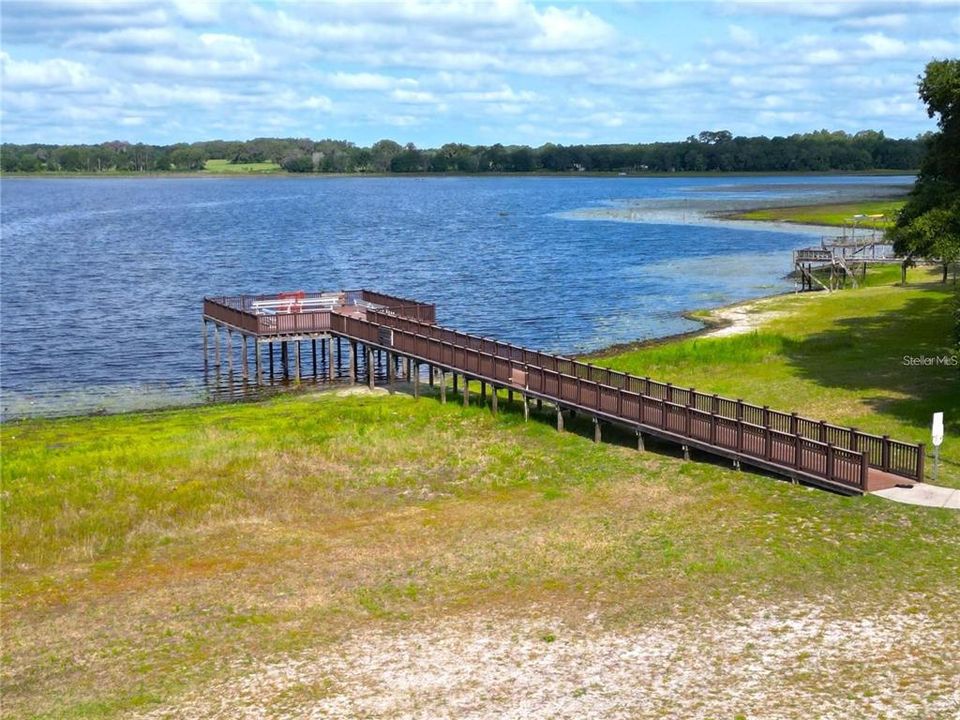 common area on Lake Bonable with club house