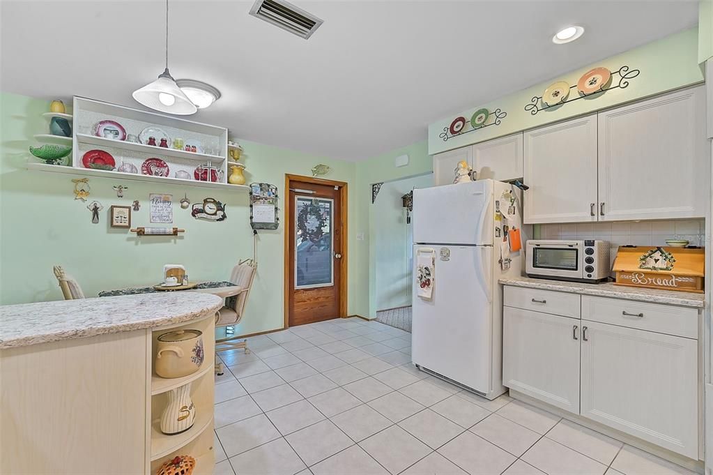 For Sale: $324,900 (2 beds, 2 baths, 1548 Square Feet)