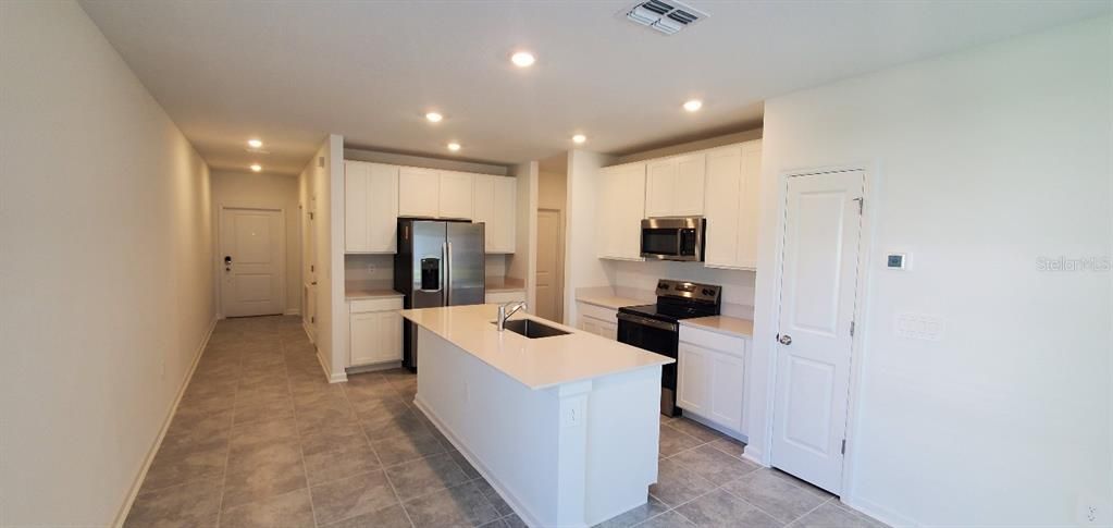 Active With Contract: $2,000 (3 beds, 2 baths, 1444 Square Feet)