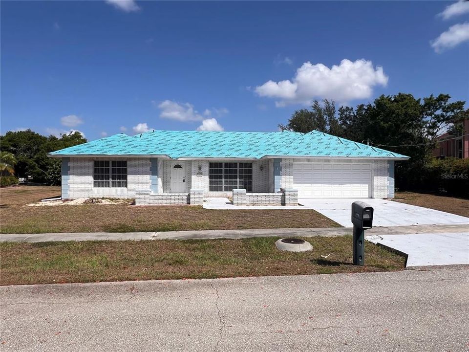 For Sale: $635,000 (3 beds, 2 baths, 2049 Square Feet)