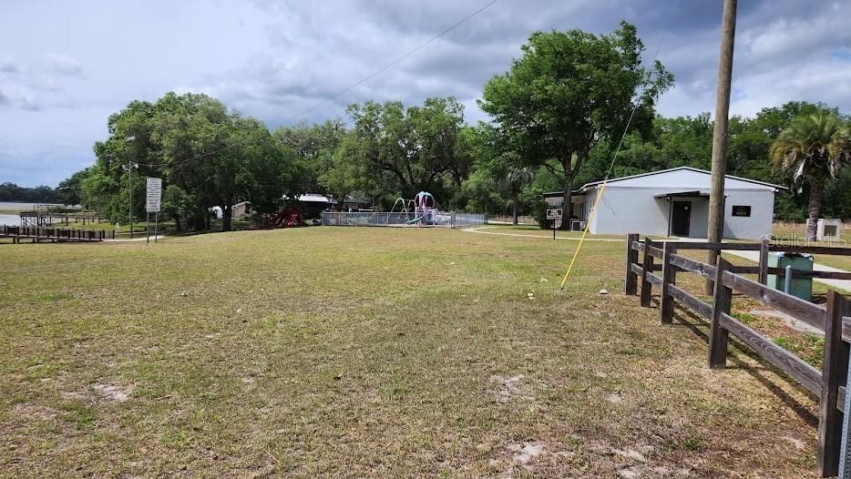 club house and park on Lake Bonable