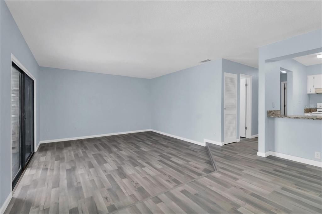 Active With Contract: $159,000 (2 beds, 1 baths, 960 Square Feet)