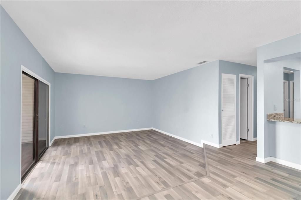 Active With Contract: $159,000 (2 beds, 1 baths, 960 Square Feet)