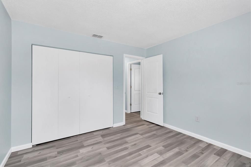 Active With Contract: $159,000 (2 beds, 1 baths, 960 Square Feet)