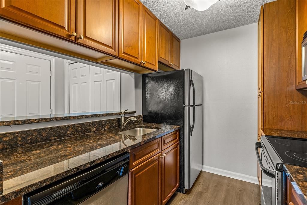 For Rent: $1,345 (1 beds, 1 baths, 665 Square Feet)