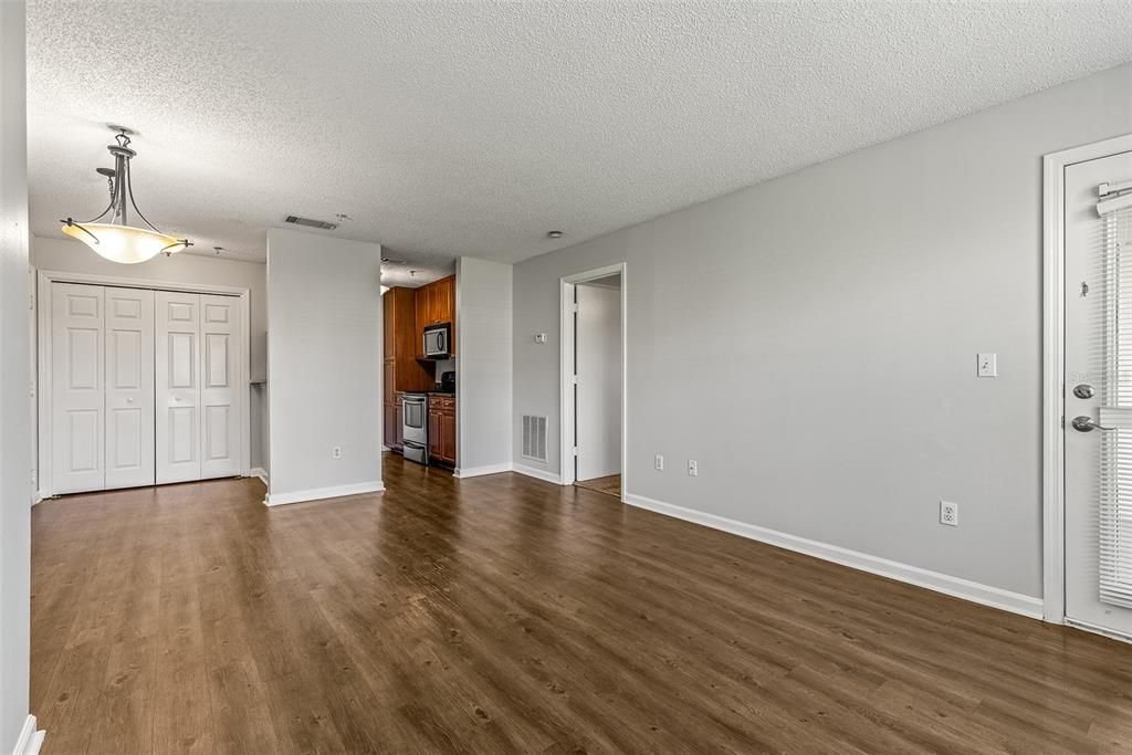 For Rent: $1,345 (1 beds, 1 baths, 665 Square Feet)