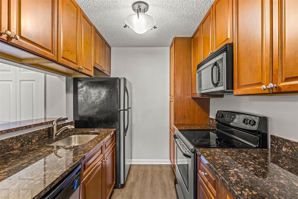 For Rent: $1,345 (1 beds, 1 baths, 665 Square Feet)