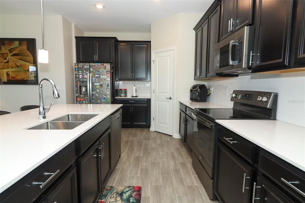 For Sale: $439,900 (4 beds, 2 baths, 2333 Square Feet)