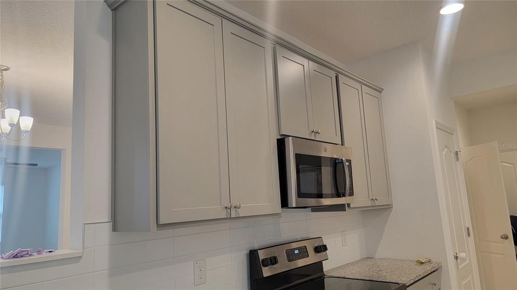 For Rent: $2,850 (3 beds, 2 baths, 2121 Square Feet)