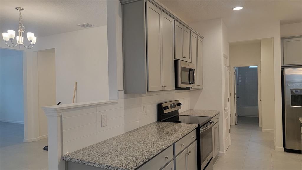 For Rent: $2,850 (3 beds, 2 baths, 2121 Square Feet)