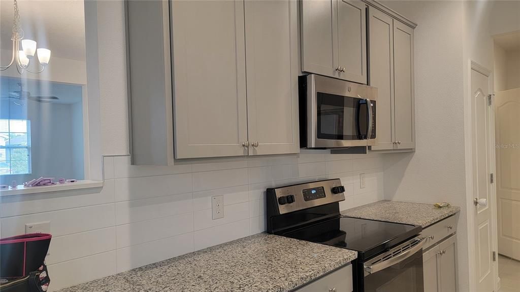 For Rent: $2,850 (3 beds, 2 baths, 2121 Square Feet)