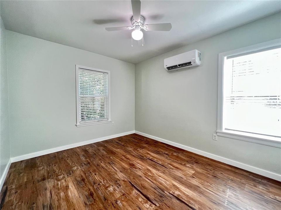 For Rent: $2,100 (2 beds, 1 baths, 874 Square Feet)