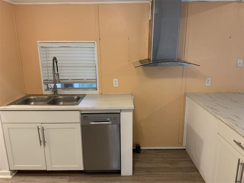 For Sale: $175,000 (3 beds, 2 baths, 1104 Square Feet)