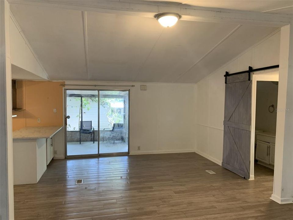 For Sale: $175,000 (3 beds, 2 baths, 1104 Square Feet)