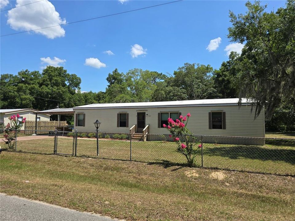 Active With Contract: $184,900 (3 beds, 2 baths, 1752 Square Feet)