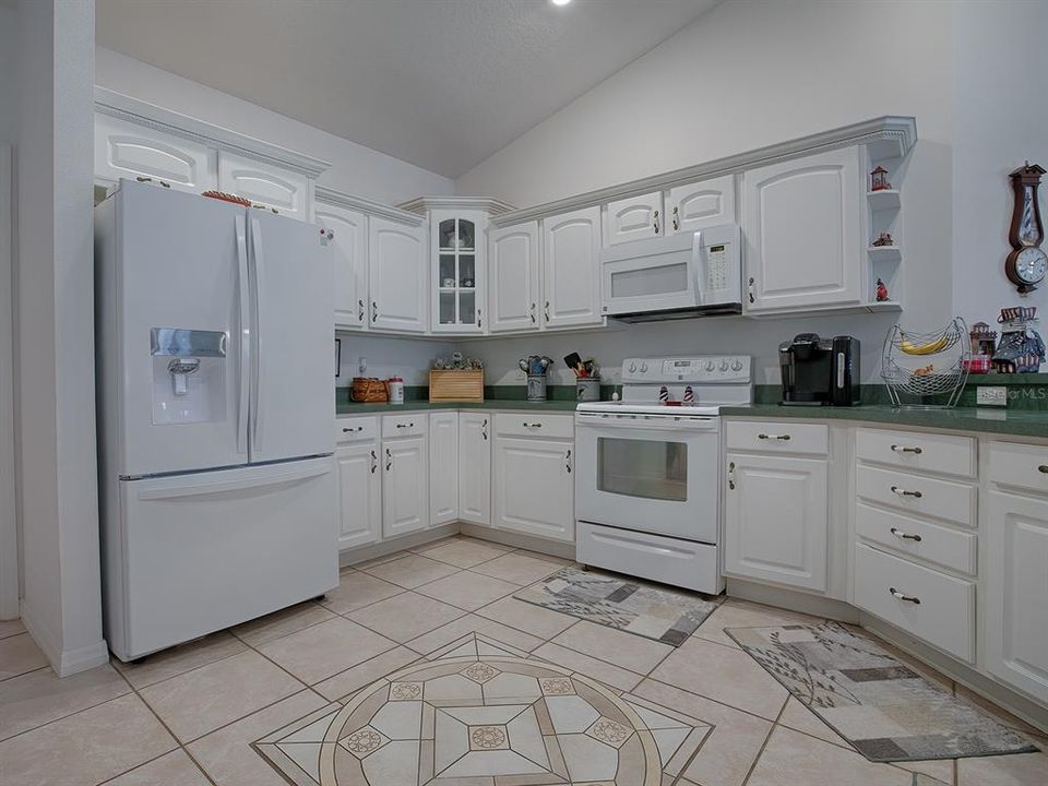 For Sale: $462,500 (4 beds, 2 baths, 2348 Square Feet)