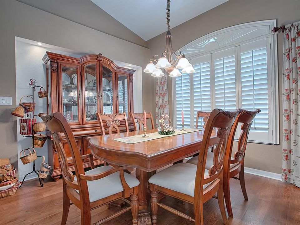 Formal dinning room