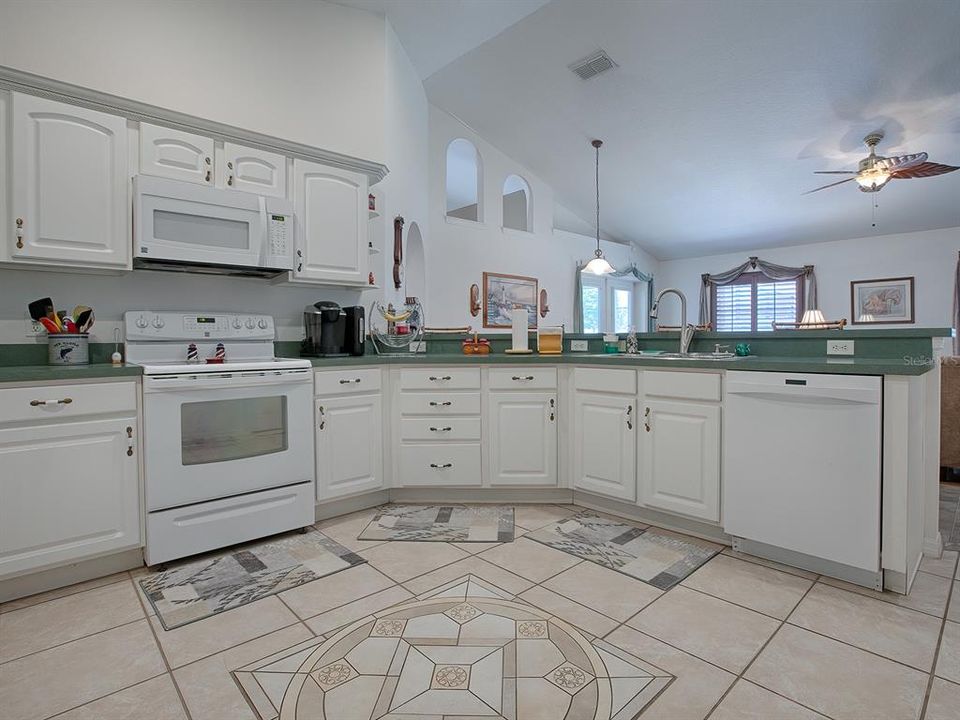 For Sale: $462,500 (4 beds, 2 baths, 2348 Square Feet)