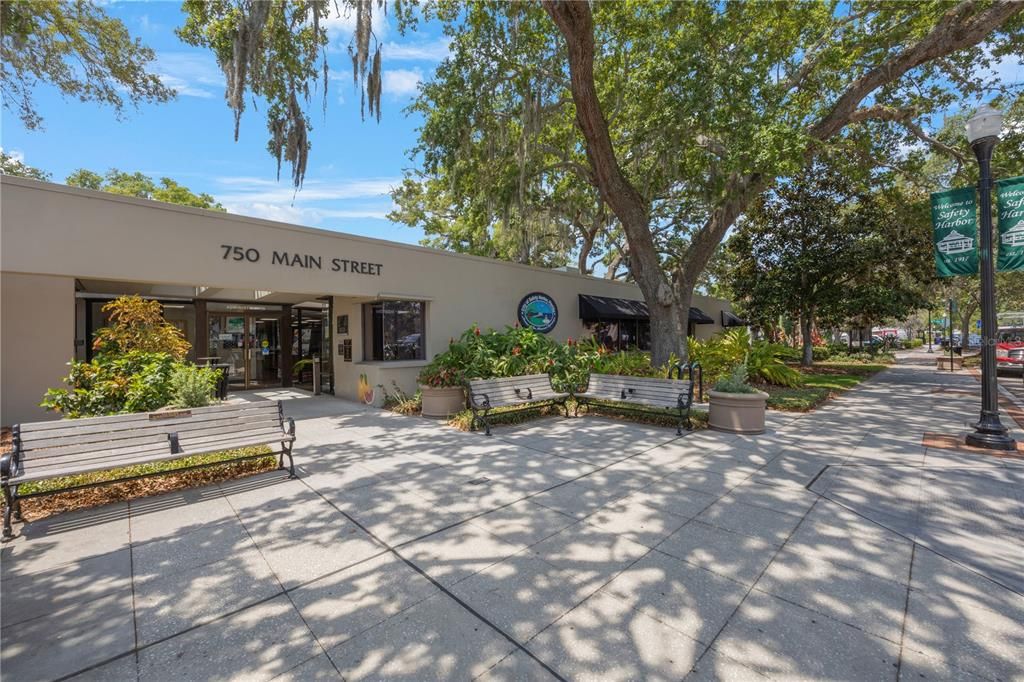 Active With Contract: $649,900 (3 beds, 2 baths, 1554 Square Feet)