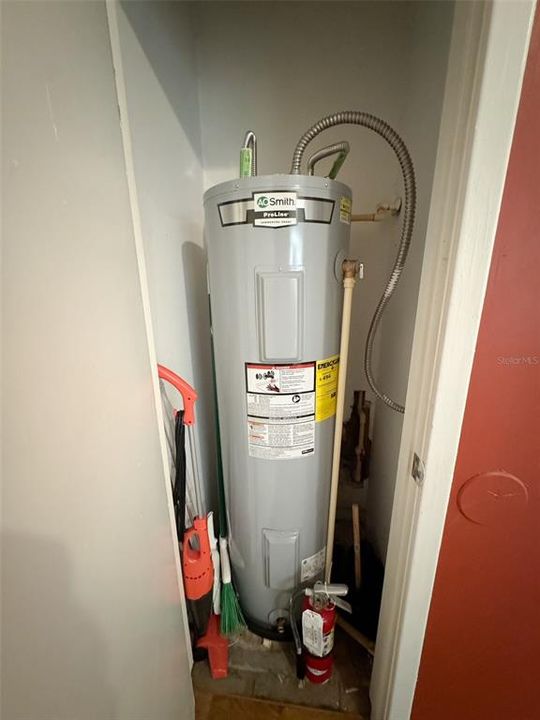 Hot water heater (NEW)