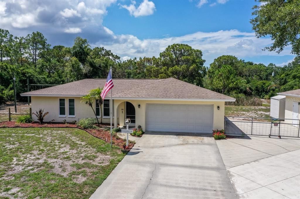 For Sale: $850,000 (4 beds, 2 baths, 1458 Square Feet)