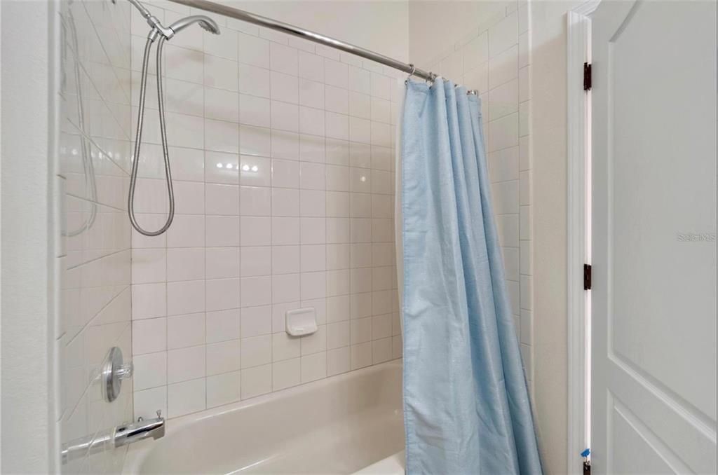 В аренду: $2,400 (4 спален, 2 ванн, 2018 Квадратных фут)
