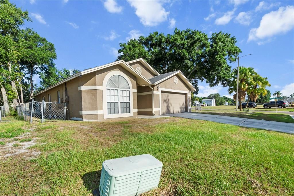 For Sale: $305,000 (3 beds, 2 baths, 1401 Square Feet)