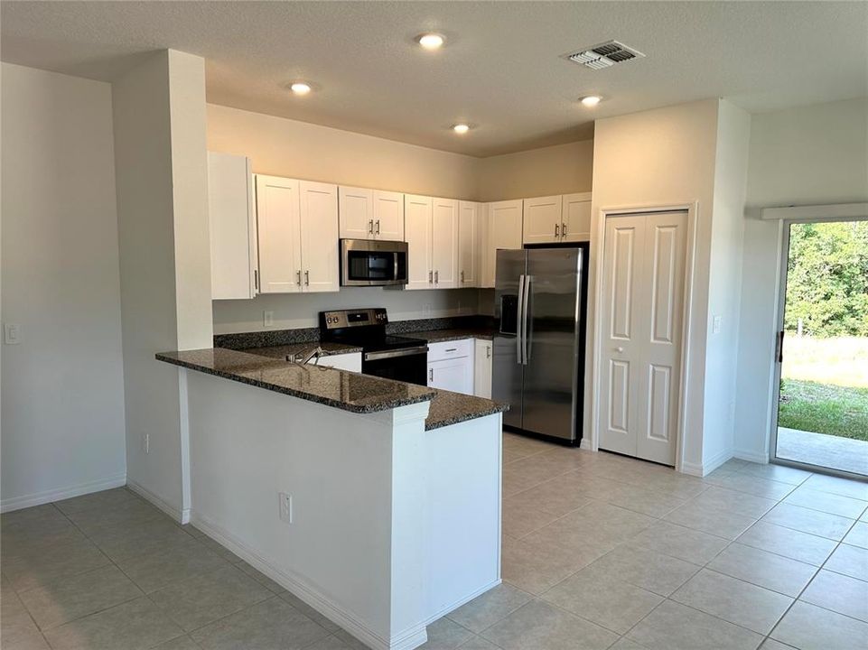 For Rent: $1,950 (2 beds, 2 baths, 1541 Square Feet)