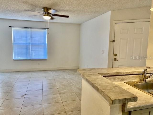 For Rent: $1,350 (1 beds, 1 baths, 636 Square Feet)