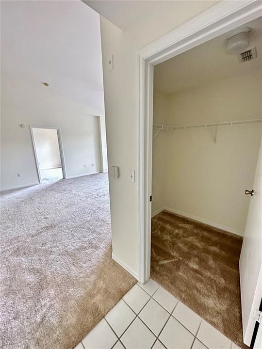 For Rent: $1,350 (1 beds, 1 baths, 899 Square Feet)