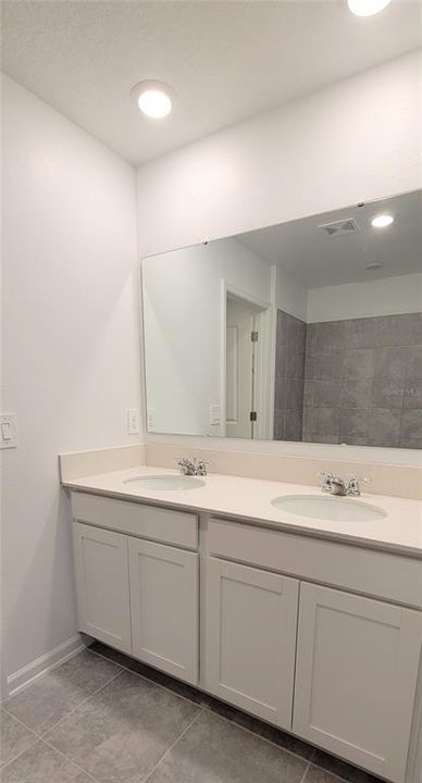 Active With Contract: $2,250 (4 beds, 2 baths, 1908 Square Feet)