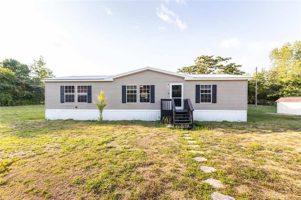 For Sale: $265,000 (3 beds, 2 baths, 1512 Square Feet)