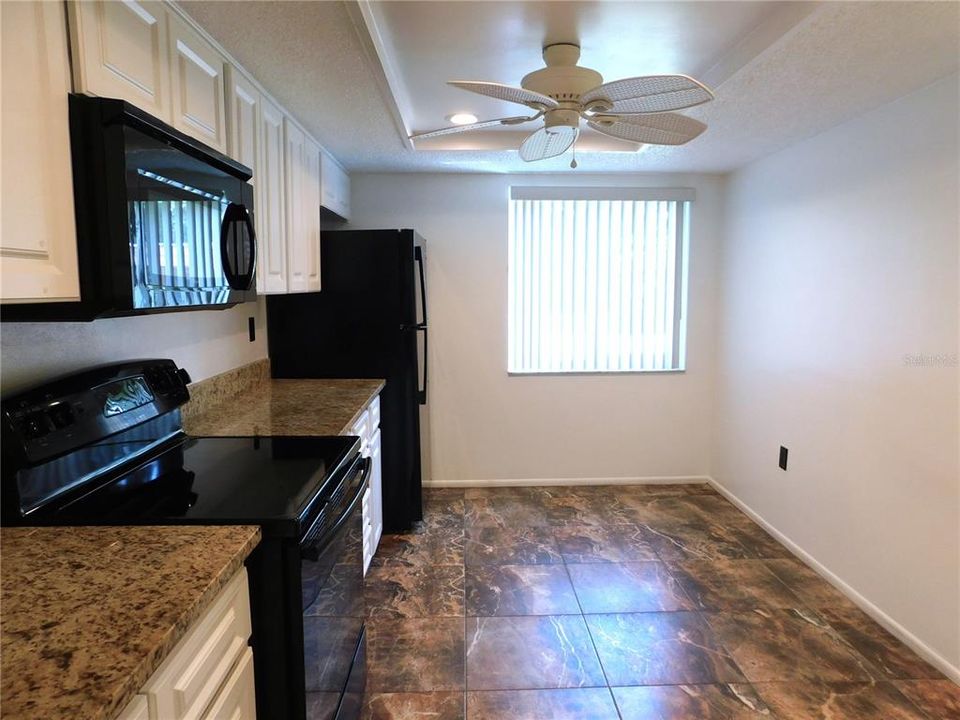 For Sale: $235,000 (2 beds, 2 baths, 1148 Square Feet)