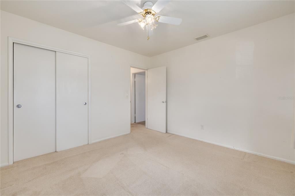 For Sale: $289,000 (2 beds, 1 baths, 952 Square Feet)
