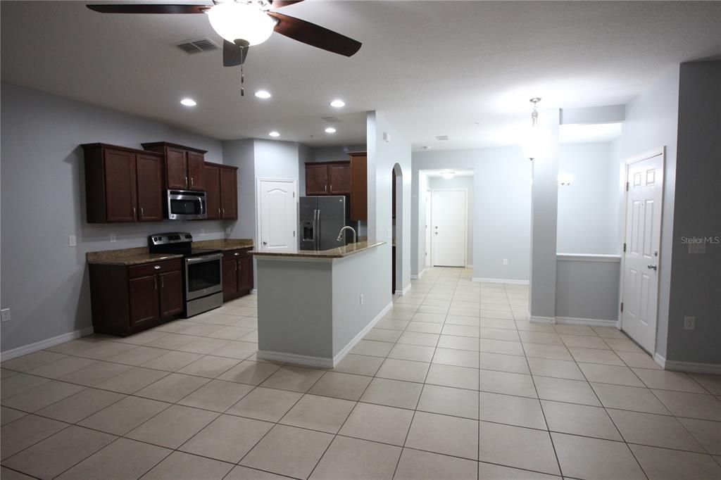 For Rent: $2,200 (3 beds, 2 baths, 1699 Square Feet)