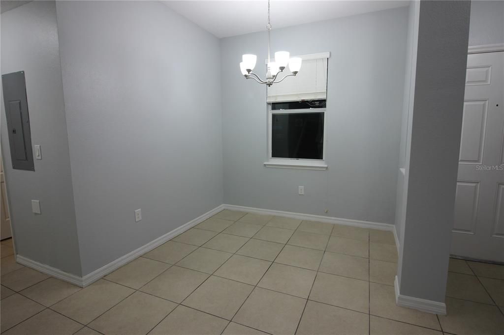 For Rent: $2,200 (3 beds, 2 baths, 1699 Square Feet)