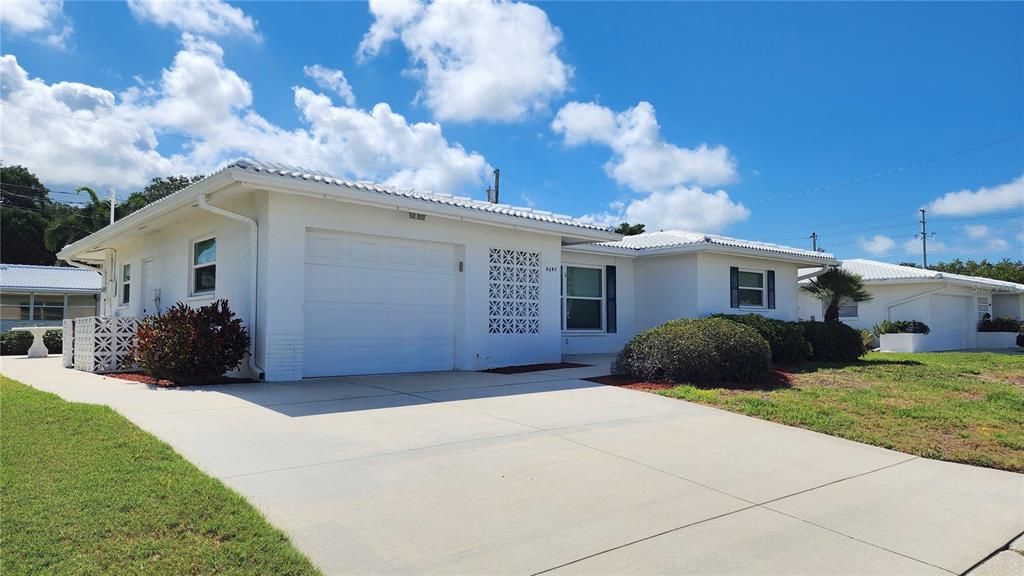 This "Skipper Model" Tamarac by the Gulf home offers 2 bedrooms & 2 full baths.  This is a Single Family home where you own the land with a low HOA fee that covers lawn care, water, sewer and trash.