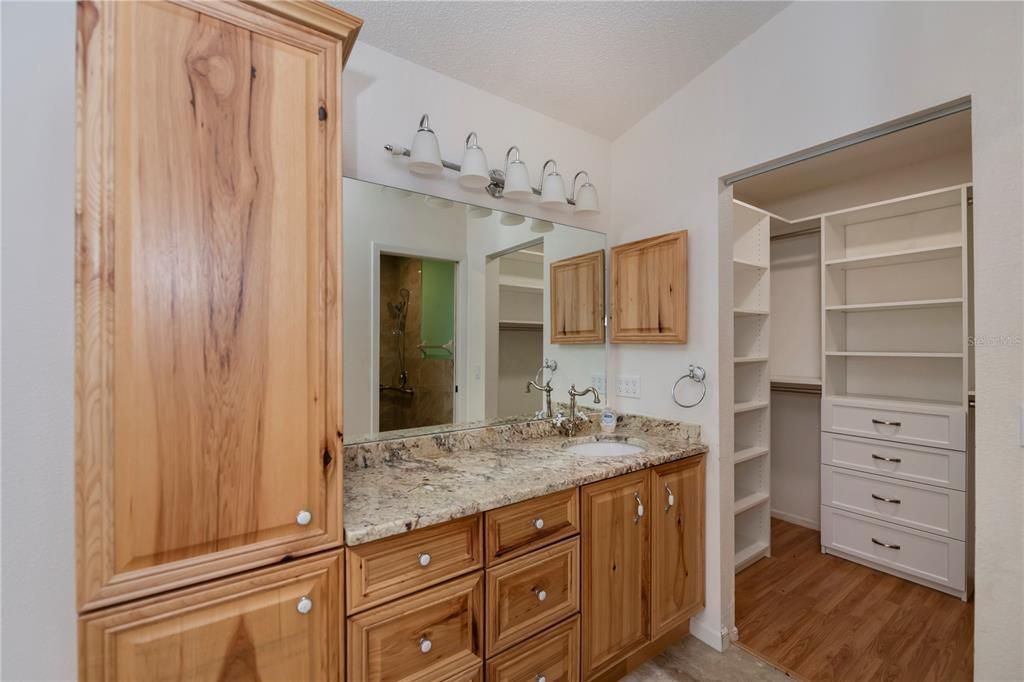 Gorgeous custom ensuite bathroom.