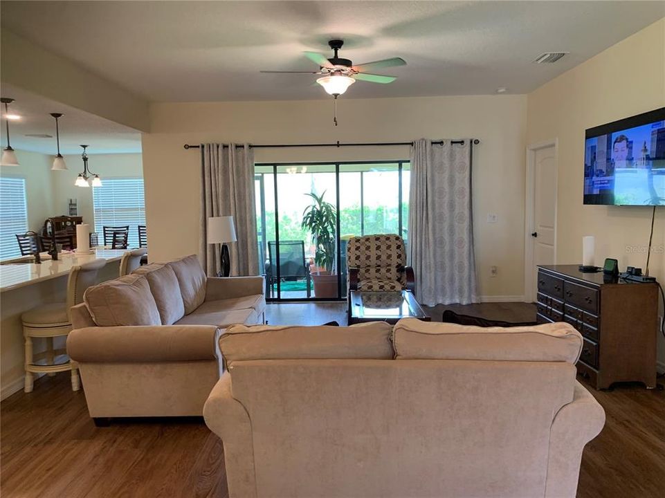 For Sale: $369,900 (3 beds, 2 baths, 1711 Square Feet)