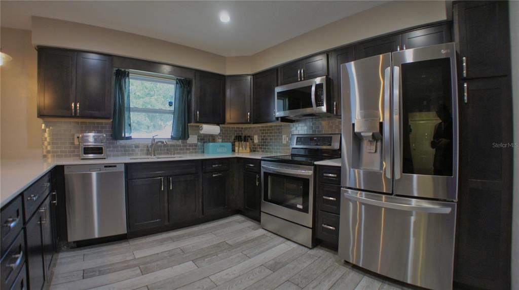 For Sale: $439,900 (2 beds, 2 baths, 1419 Square Feet)