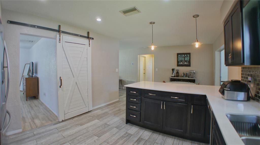 For Sale: $439,900 (2 beds, 2 baths, 1419 Square Feet)