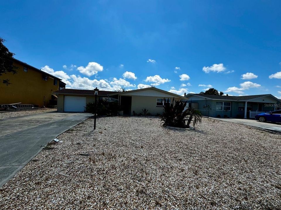 For Sale: $510,000 (2 beds, 2 baths, 1716 Square Feet)