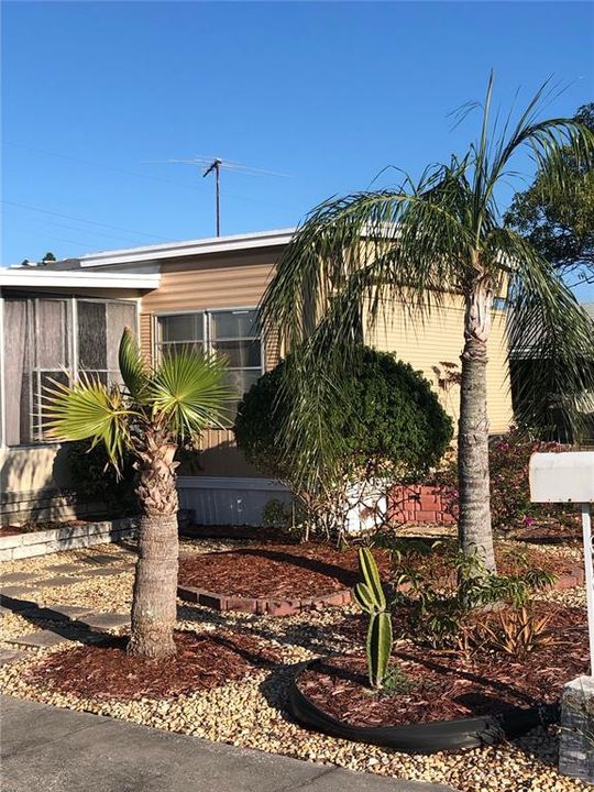 Active With Contract: $87,500 (2 beds, 1 baths, 672 Square Feet)