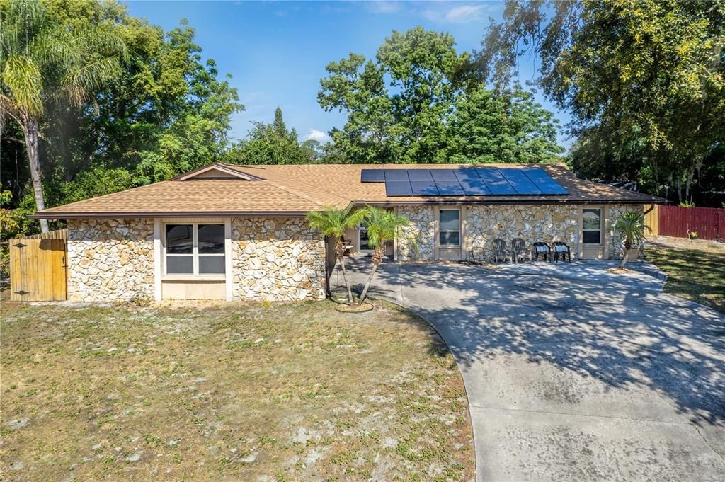 For Sale: $429,900 (3 beds, 2 baths, 1959 Square Feet)