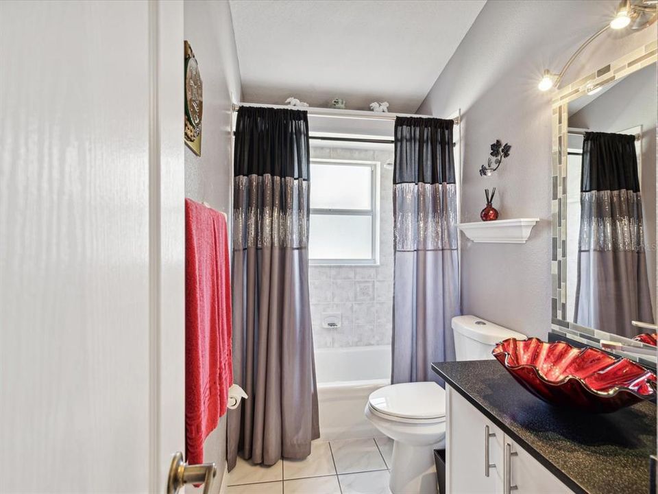 For Sale: $295,000 (2 beds, 2 baths, 1316 Square Feet)