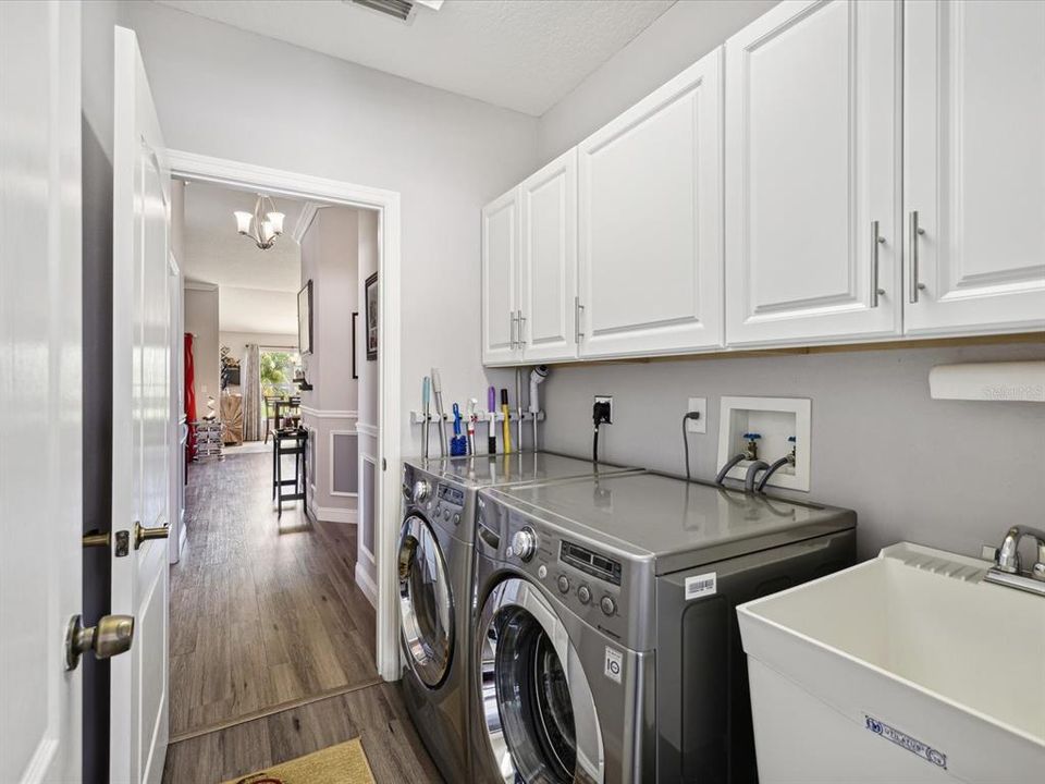 For Sale: $295,000 (2 beds, 2 baths, 1316 Square Feet)