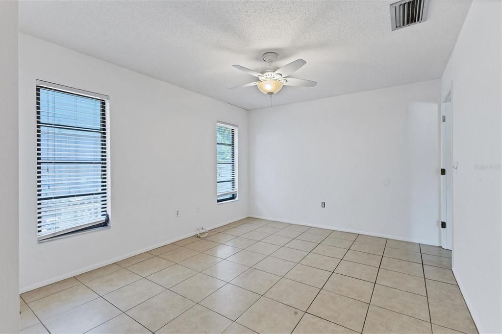 For Sale: $395,000 (2 beds, 2 baths, 1176 Square Feet)